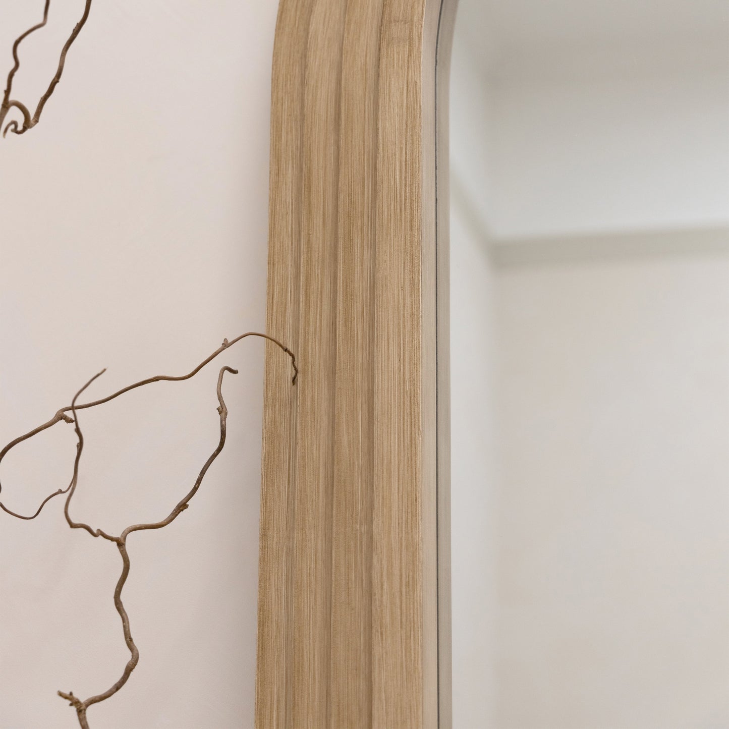 Espelho de Arco Luciana em Madeira Lavada - Corpo Inteiro - 180 x 110 cm