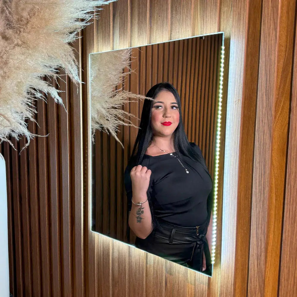 Espelho Retangular com LED Slim - Iluminação Premium e Design Moderno